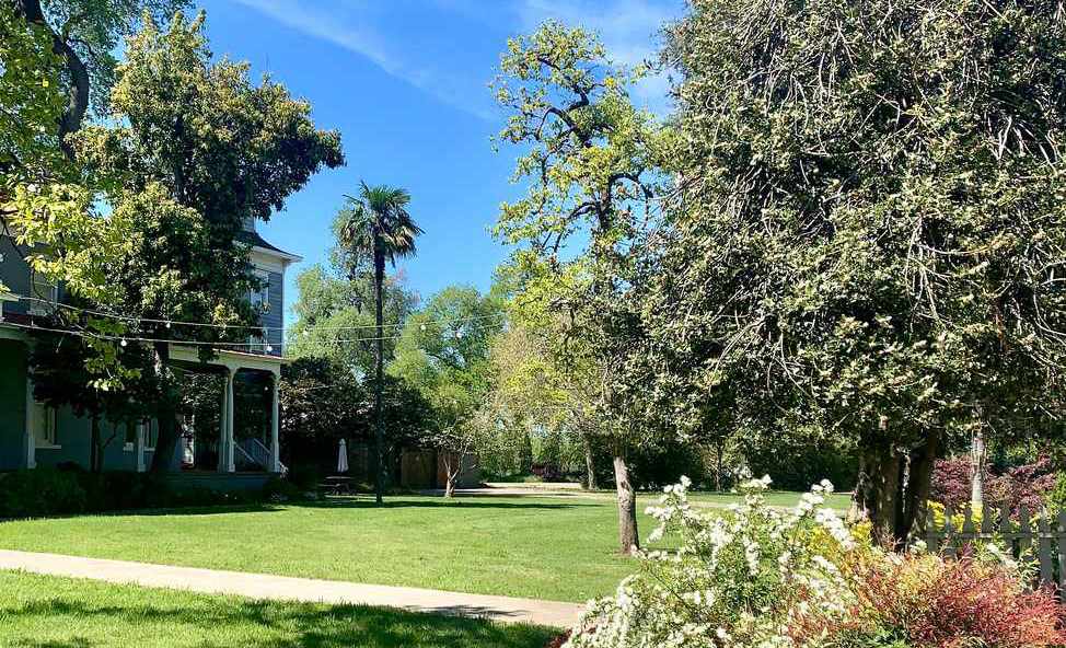 Outside Glenwood Farmhouse