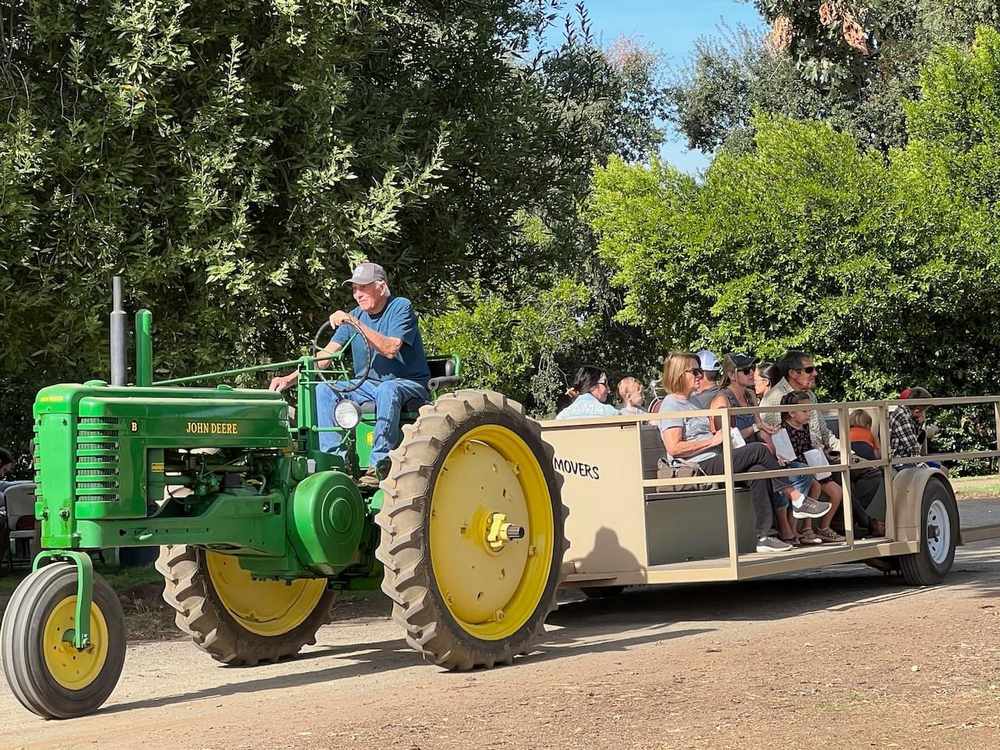 tractor tour
